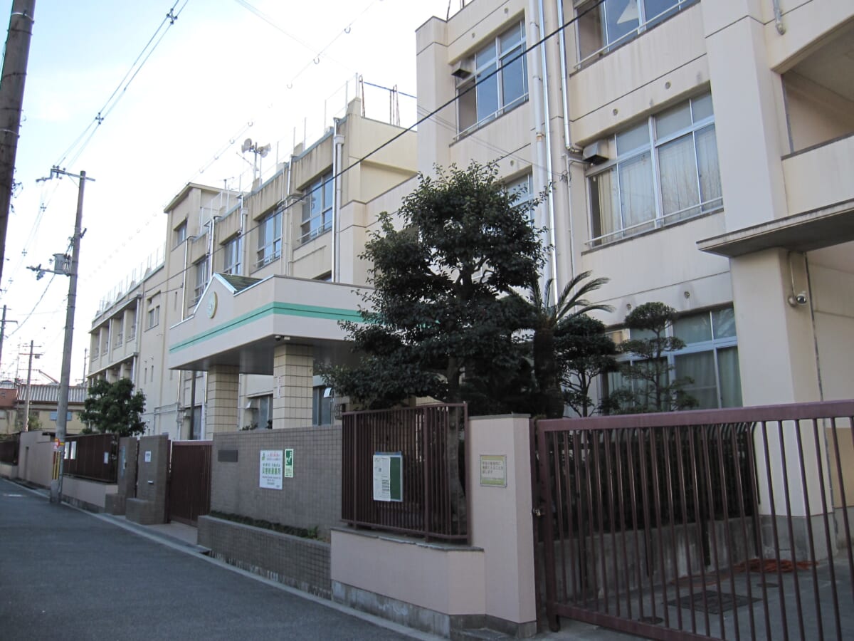 教育機関